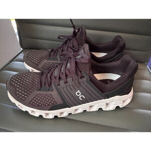 Women's ON Cloudswift 3 Black Sneakers Like New Size 9.5